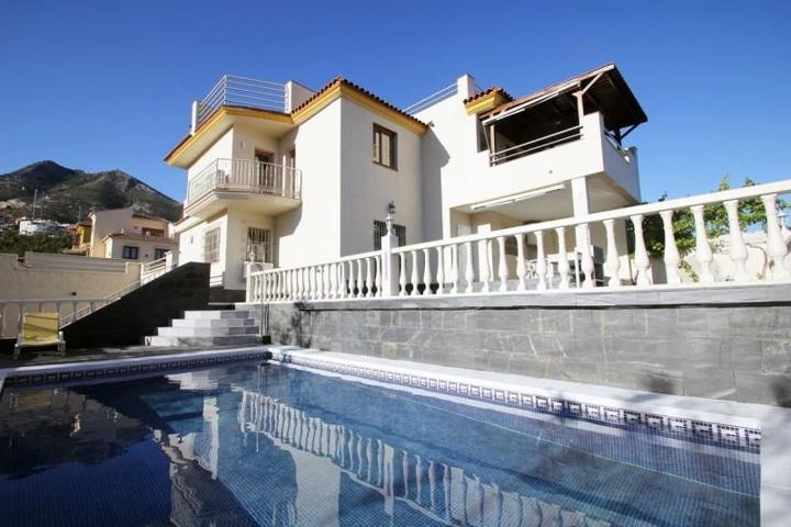 Chalet en venta en Benalmádena, Benalmadena photo 0