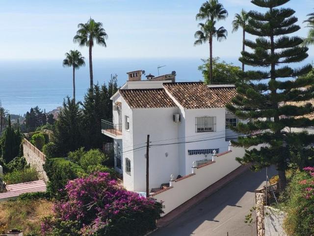 Chalet en venta en Benalmádena photo 0