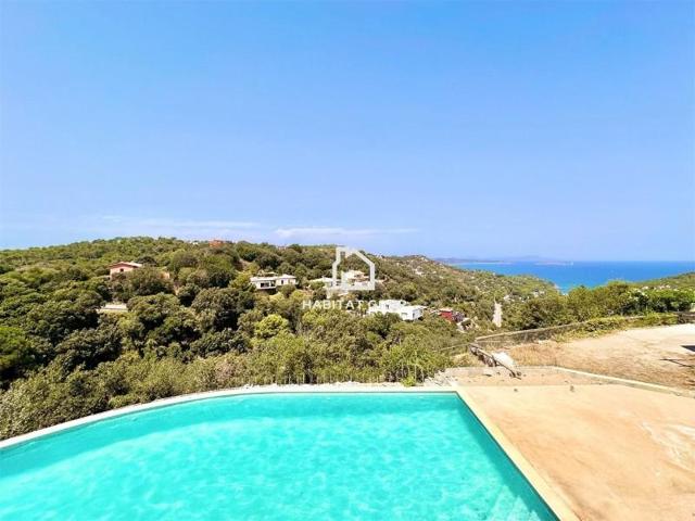 Adosada en venta en Begur photo 0