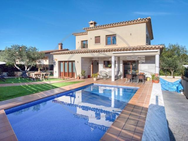 Casa en venta en Santa Cristina d'Aro photo 0