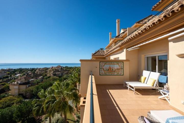 Apartamento en venta en Marbella, Marbella Este photo 0
