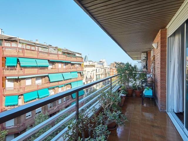 Piso en venta en Barcelona photo 0