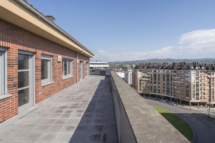 Piso en venta en Oviedo, HUCA photo 0