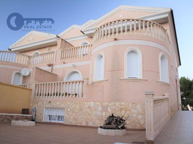 Chalet en venta en Benidorm photo 0