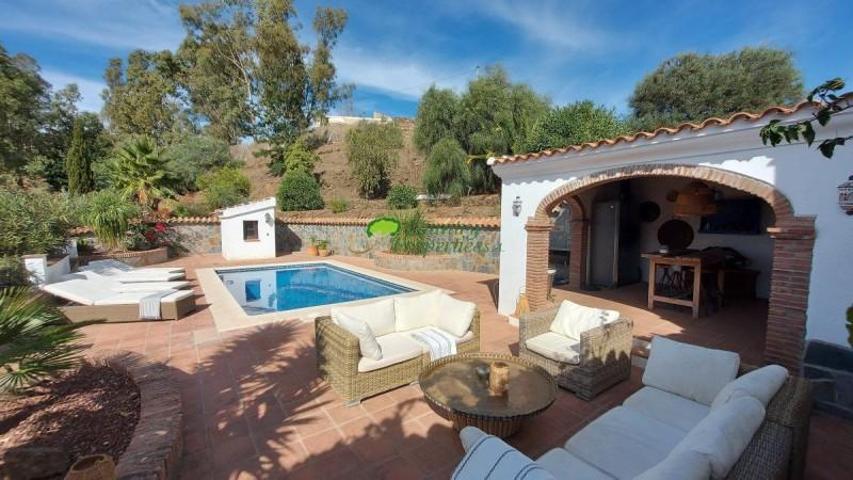 Casa con terreno en venta en Cómpeta, Competa photo 0