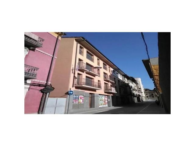 Edificio en venta en Manlleu photo 0