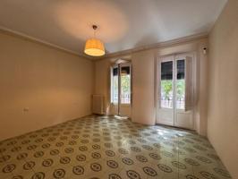 Casa en venta en La Bisbal d'Empordà photo 0