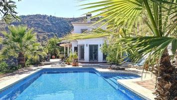 Chalet en venta en Arenas, Arenas photo 0