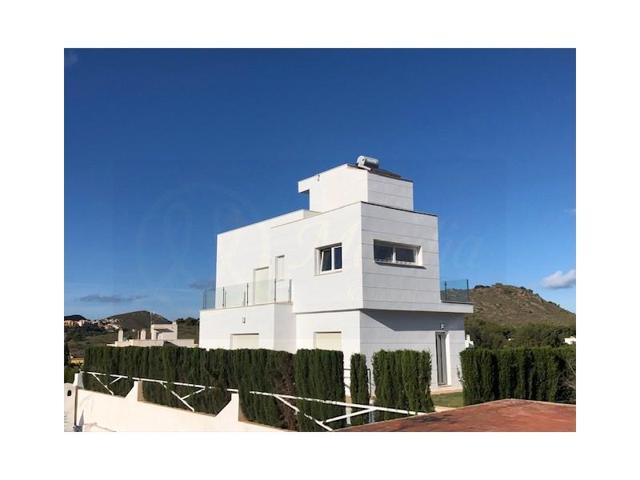 Chalet en venta en Cartagena, La Manga Club-Atamaría photo 0