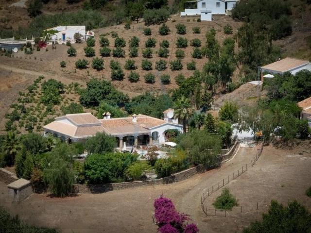 Chalet en venta en Cómpeta photo 0