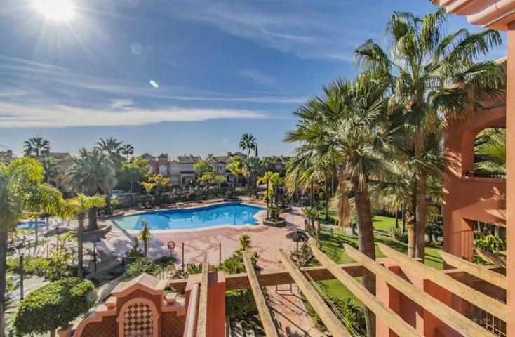 Aticos en venta en Marbella, Puerto - Puerto Banús photo 0