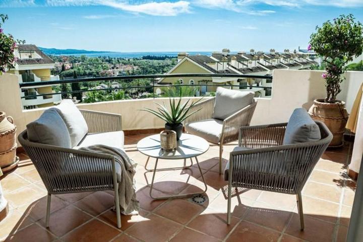 Duplex en venta en Marbella, Nueva Andalucia photo 0