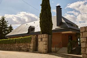 Chalet en venta en Miraflores de la Sierra, Miraflores De La Sierra photo 0