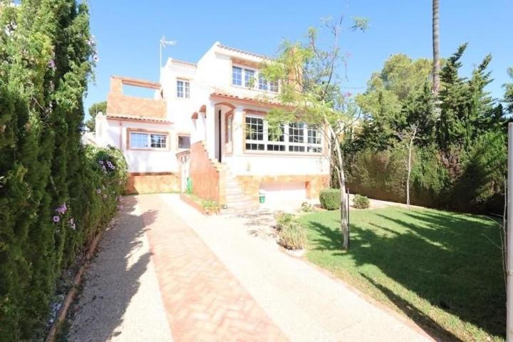 Chalet en venta en Orihuela Costa, Villamartin photo 0