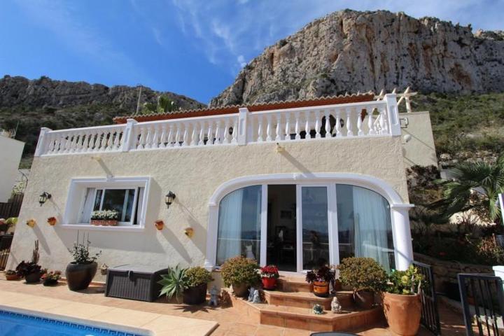 Chalet en venta en Calpe, Calpe photo 0
