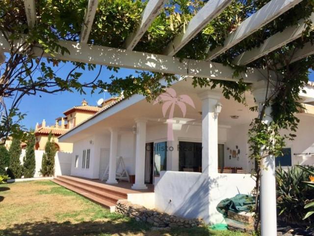 Chalet en venta en Torrox photo 0