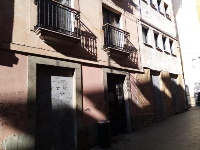 Local comercial en venta en Oviedo, Centro photo 0