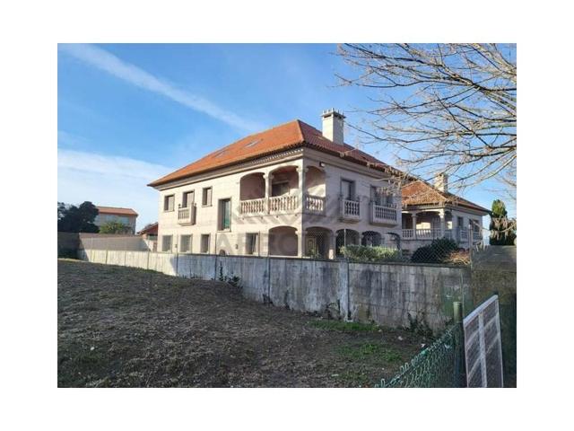 Chalet en venta en Vigo photo 0