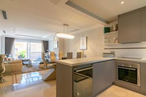 Apartamento en venta en Marbella, Nueva Andalucia photo 0