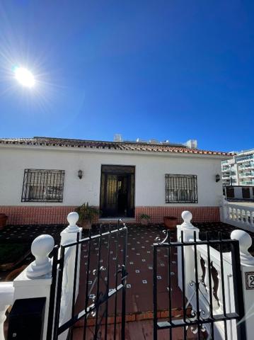 Casa con terreno en venta en Torrox Costa photo 0