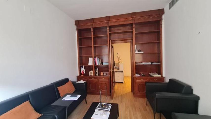 Oficina en venta en Málaga, Malaga photo 0
