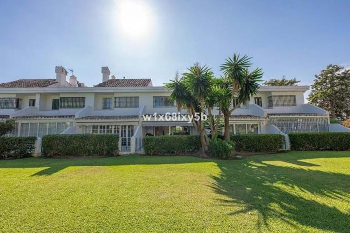 Casa en venta en Marbella, Marbella photo 0