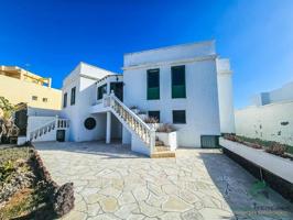 Casa en venta en Arico, Arico photo 0