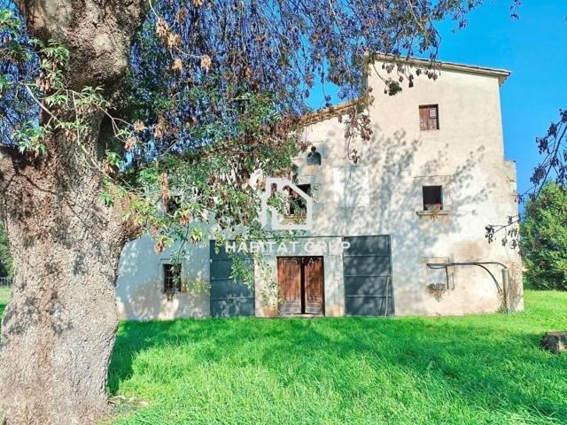 Chalet en venta en Caldes de Malavella photo 0