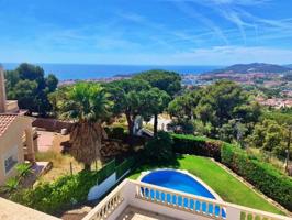 Casa en venta en Lloret de Mar, Roca Grossa photo 0