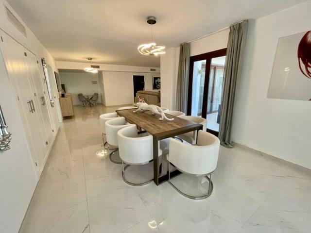 Apartamento en venta en Marbella, Puerto - Puerto Banús photo 0