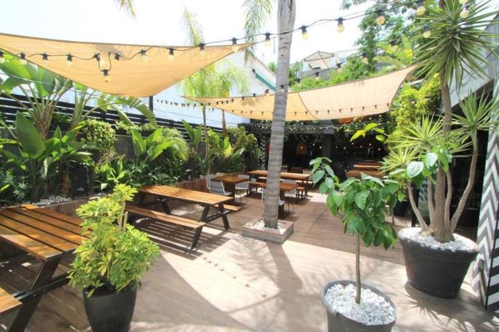 Local comercial en venta en Marbella, Nueva Andalucia photo 0