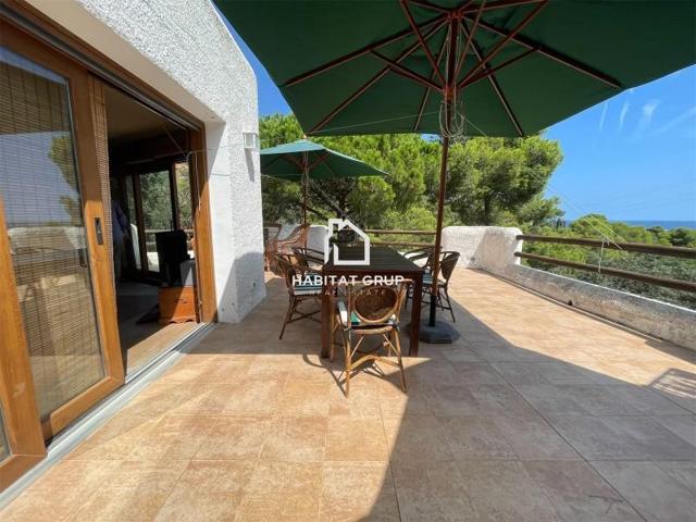 Adosada en venta en Begur photo 0