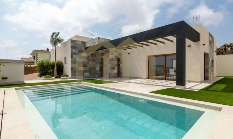 Chalet en venta en Orihuela Costa, Los altos photo 0