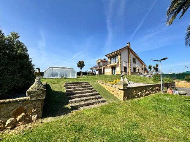 Chalet en venta en Gijón photo 0