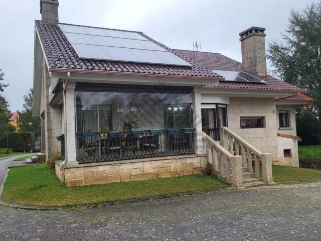 Chalet en venta en Nigrán photo 0