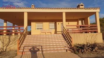 Chalet en venta en Tobarra, Tobarra photo 0