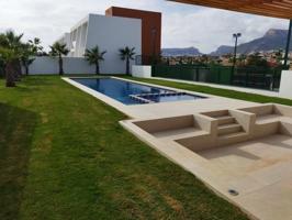 Adosada en venta en Calpe, Calpe photo 0