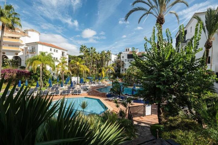 Apartamento en venta en Marbella, Marbella Este photo 0