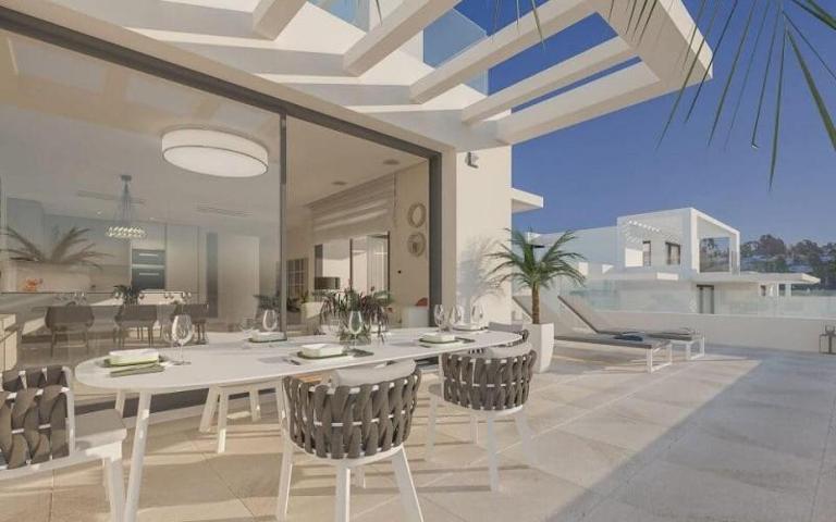 Apartamento en venta en Estepona photo 0