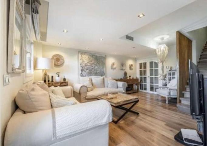 Aticos en venta en Benalmádena, Costa photo 0