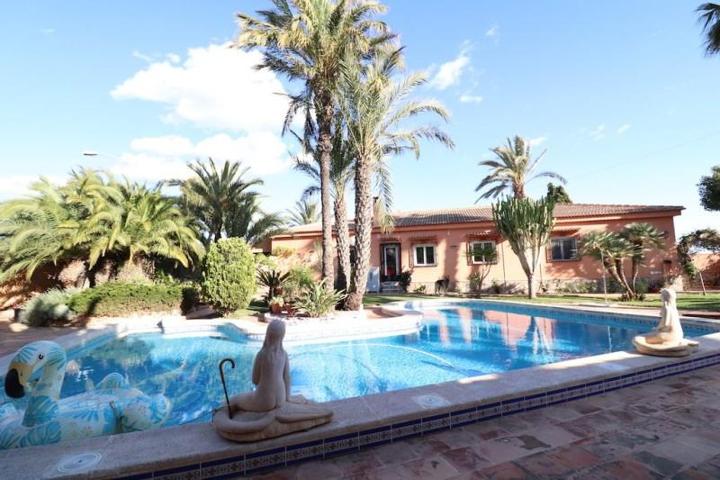 Chalet en venta en Torrevieja, El Chaparral photo 0