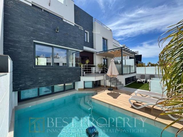 Chalet en venta en Nerja photo 0