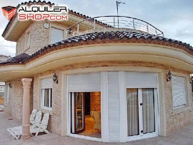 Casa en venta en Guardamar del Segura, Cervantes photo 0