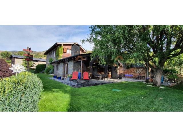 Chalet en venta en Prullans photo 0