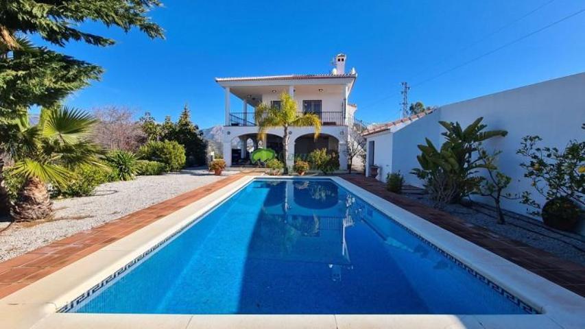 Casa con terreno en venta en Cómpeta, Competa photo 0