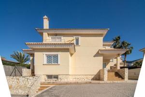 Chalet en venta en Benidorm photo 0