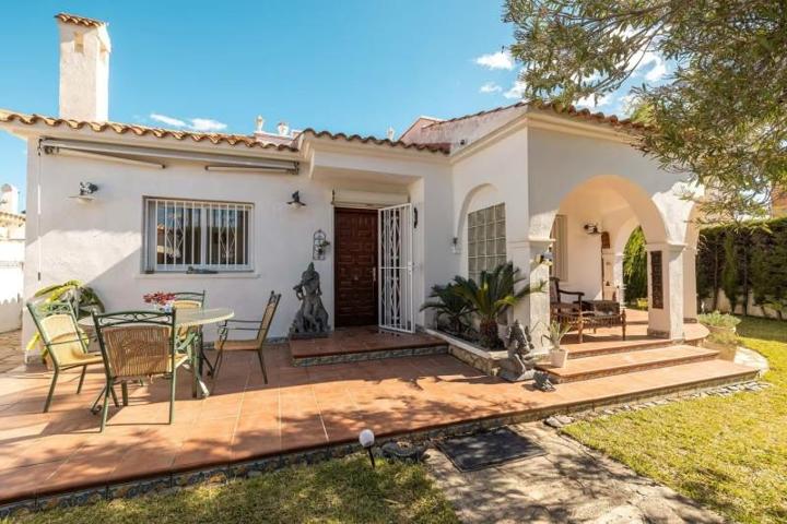 Casa en venta en Cambrils, Urbanizacion - El Dorado photo 0