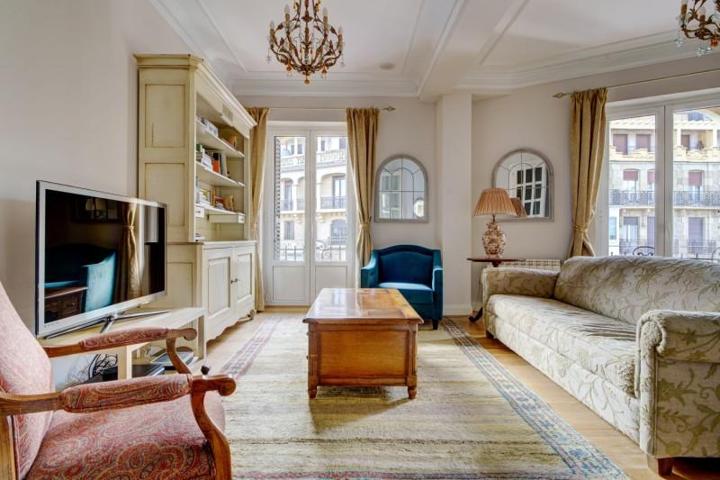 Piso en venta en Donostia-San Sebastián, Centro photo 0
