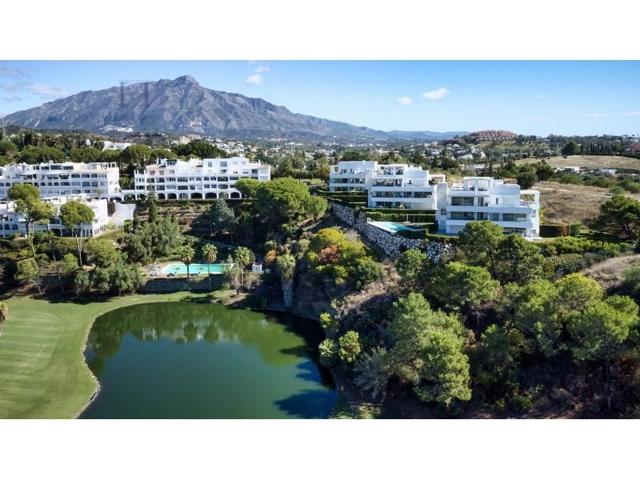 Apartamento en venta en Benahavís photo 0