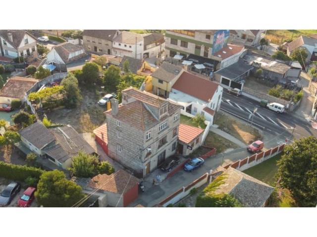 Chalet en venta en Vigo, Coruxo photo 0